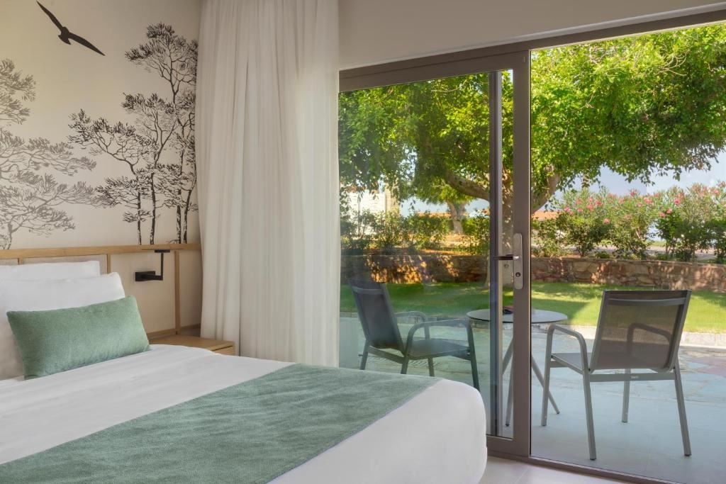 rooms-bungalow-garden-view