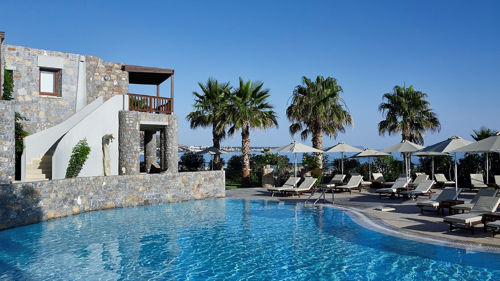 rooms-bungalow-classic-double-sea-view-sharing-pool