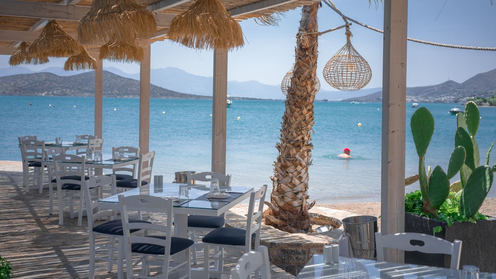 restaurants-icaros-taverna--beach-bar