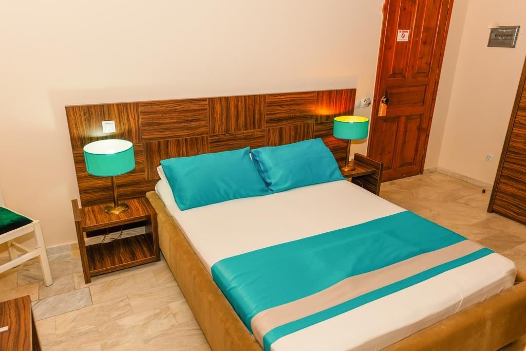 rooms-superior-room