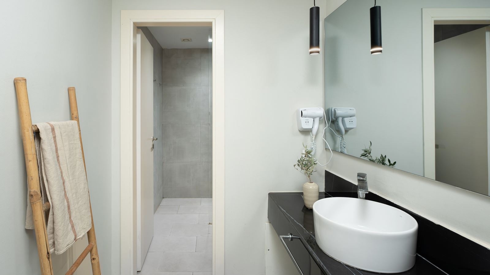 rooms-two-bedroom--family-room