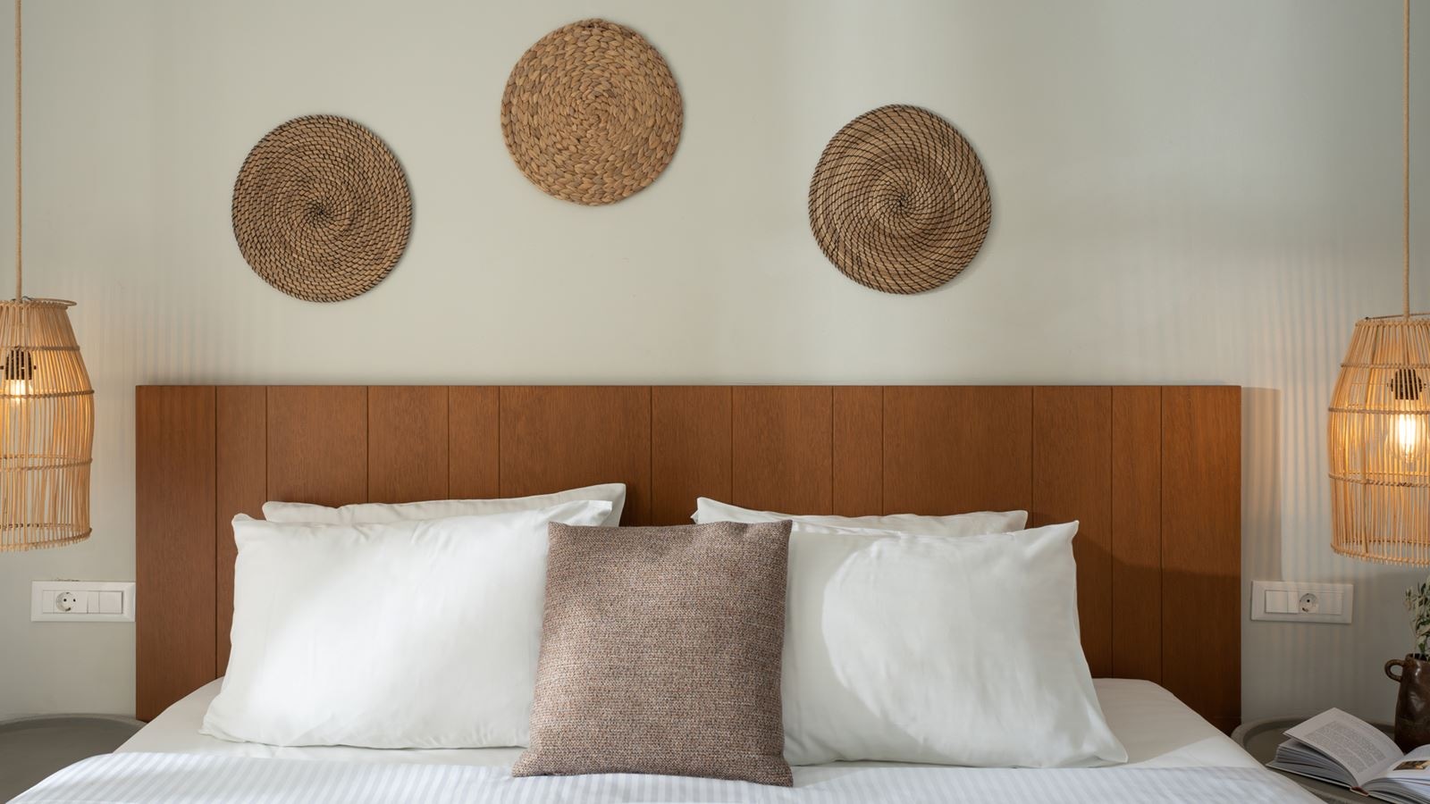 rooms-deluxe-two-bedroom---family-room