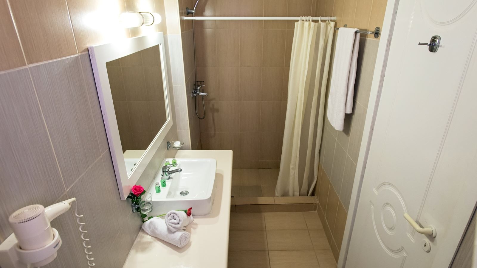 rooms-std-double-room