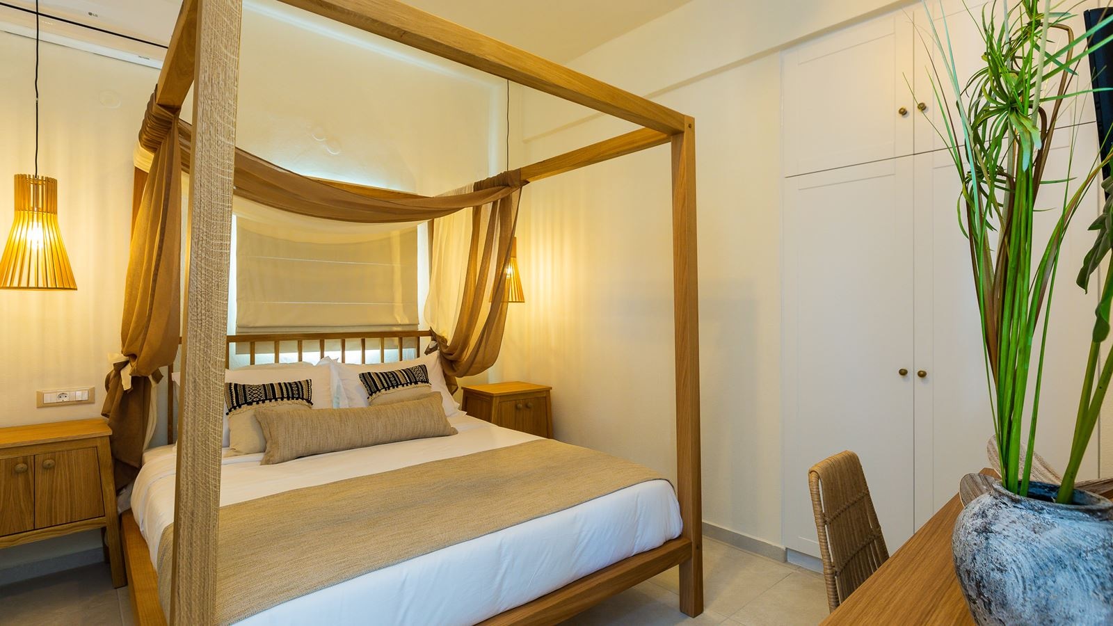 rooms-superior-sideseaview-balcony-or-terrace