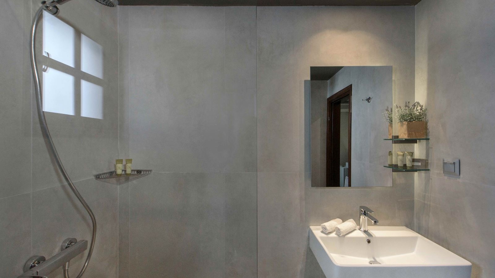 rooms-room-double-side-sea-view