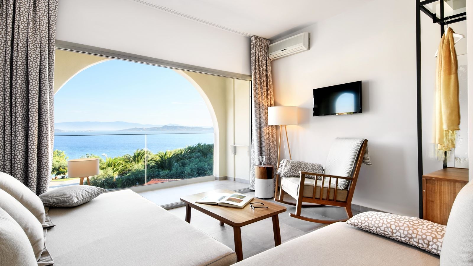 rooms-executive-suite-sea-view