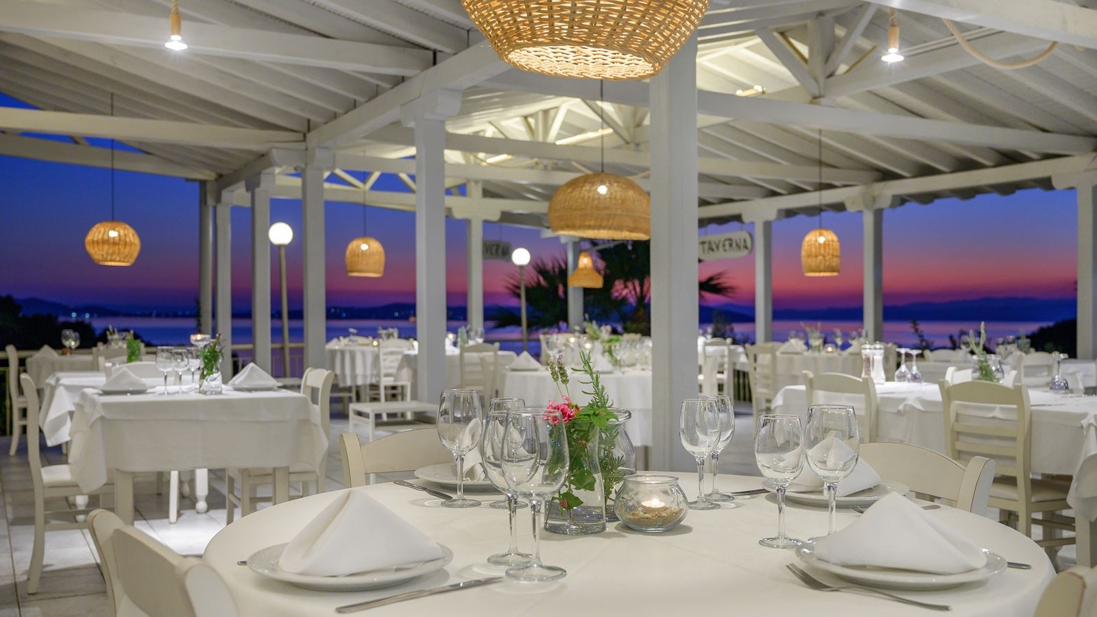 restaurants-a-la-carte-tavern-glaros