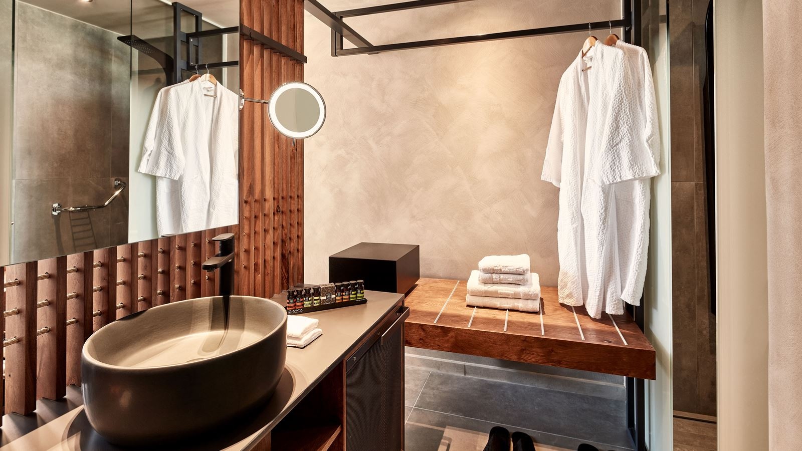 rooms-double-room-garden-level-with-outdoor-jetted-tub