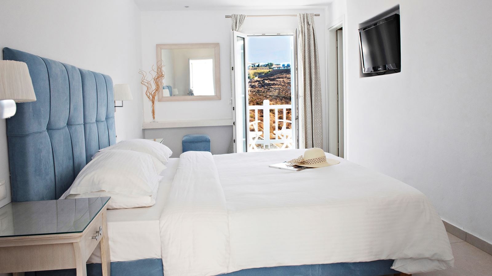 rooms-double-or-twin-deluxe-sea-view