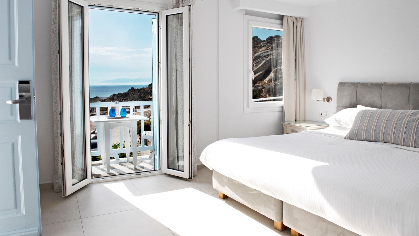 rooms-double-or-twin-deluxe-sea-view