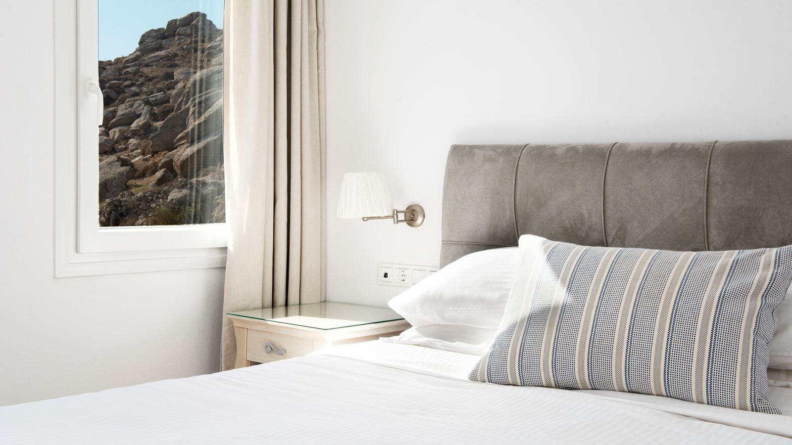 rooms-double-or-twin-deluxe