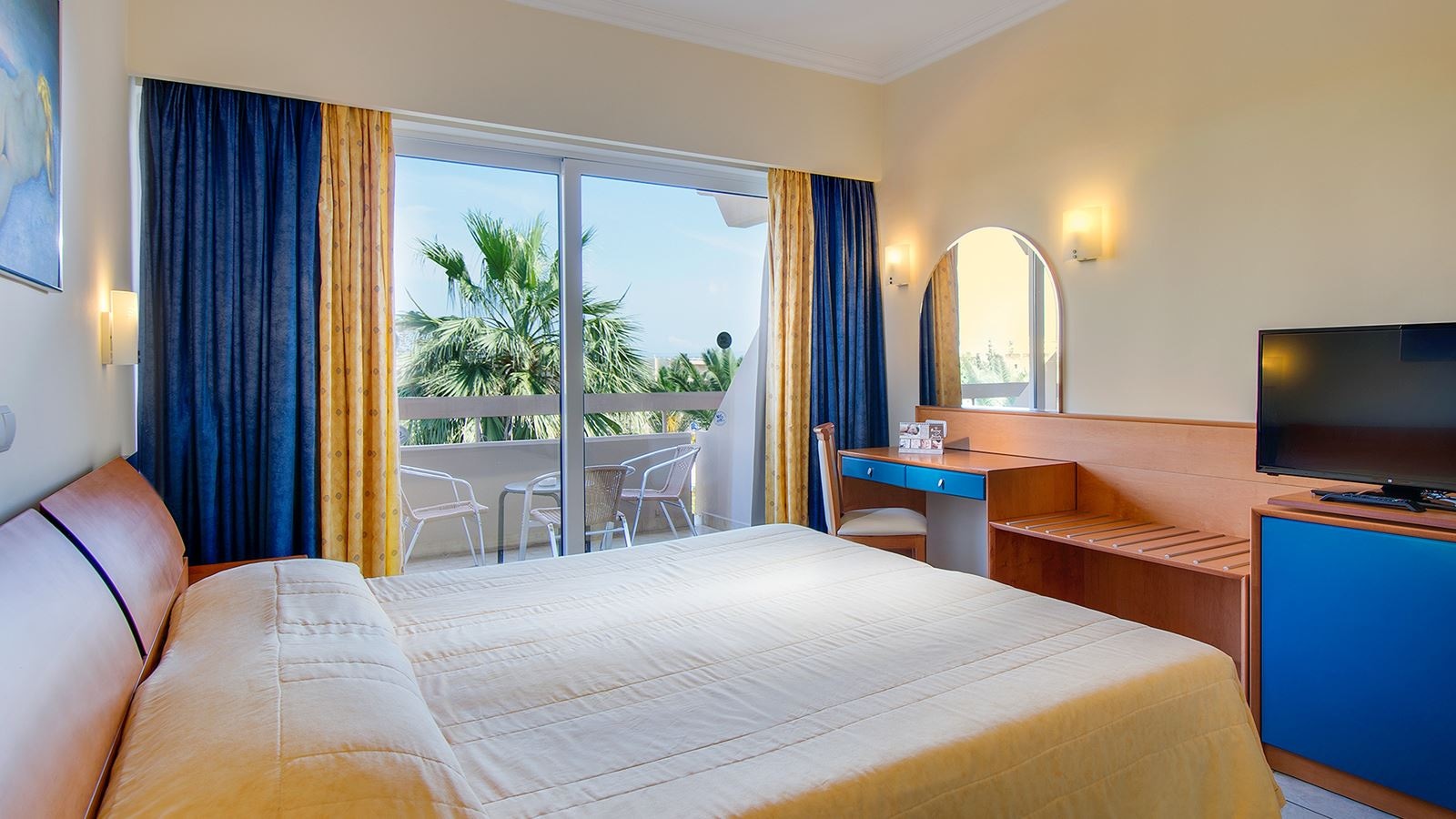 rooms-studio-garden-view