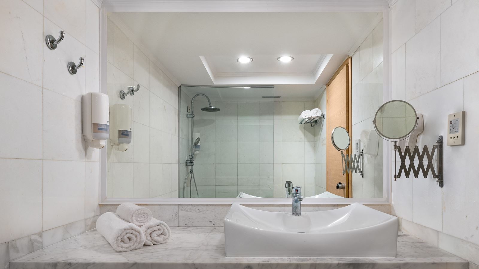 rooms-double-deluxe-swimup-sea-view