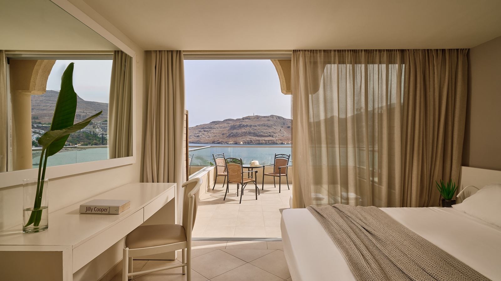rooms-deluxe-double-beach-view