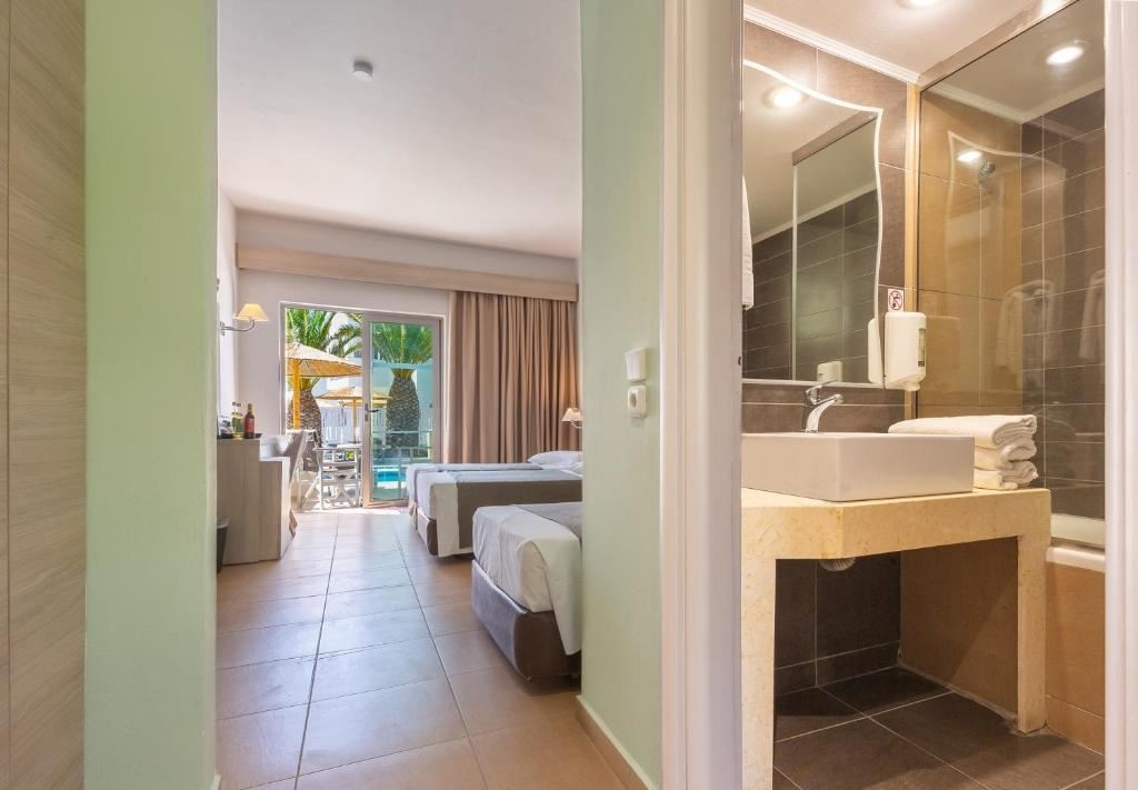 rooms-double-sharing-pool-terrace-adults-only