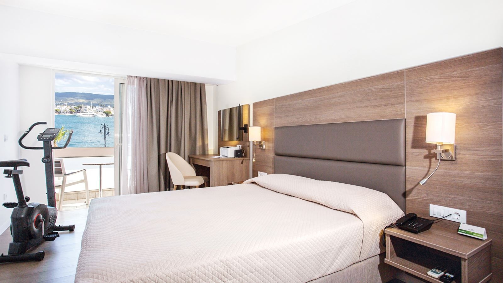 rooms-business-superior-room