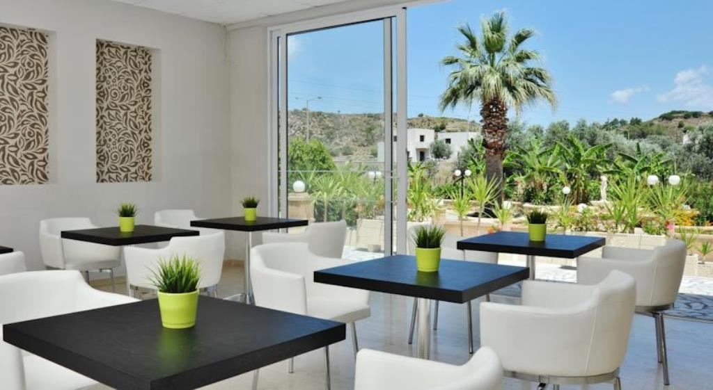 restaurants-pool-bar