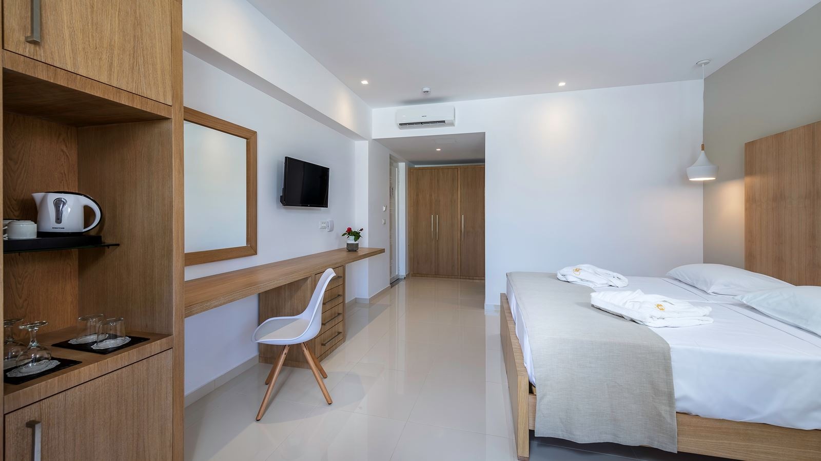 rooms-deluxe-double-room