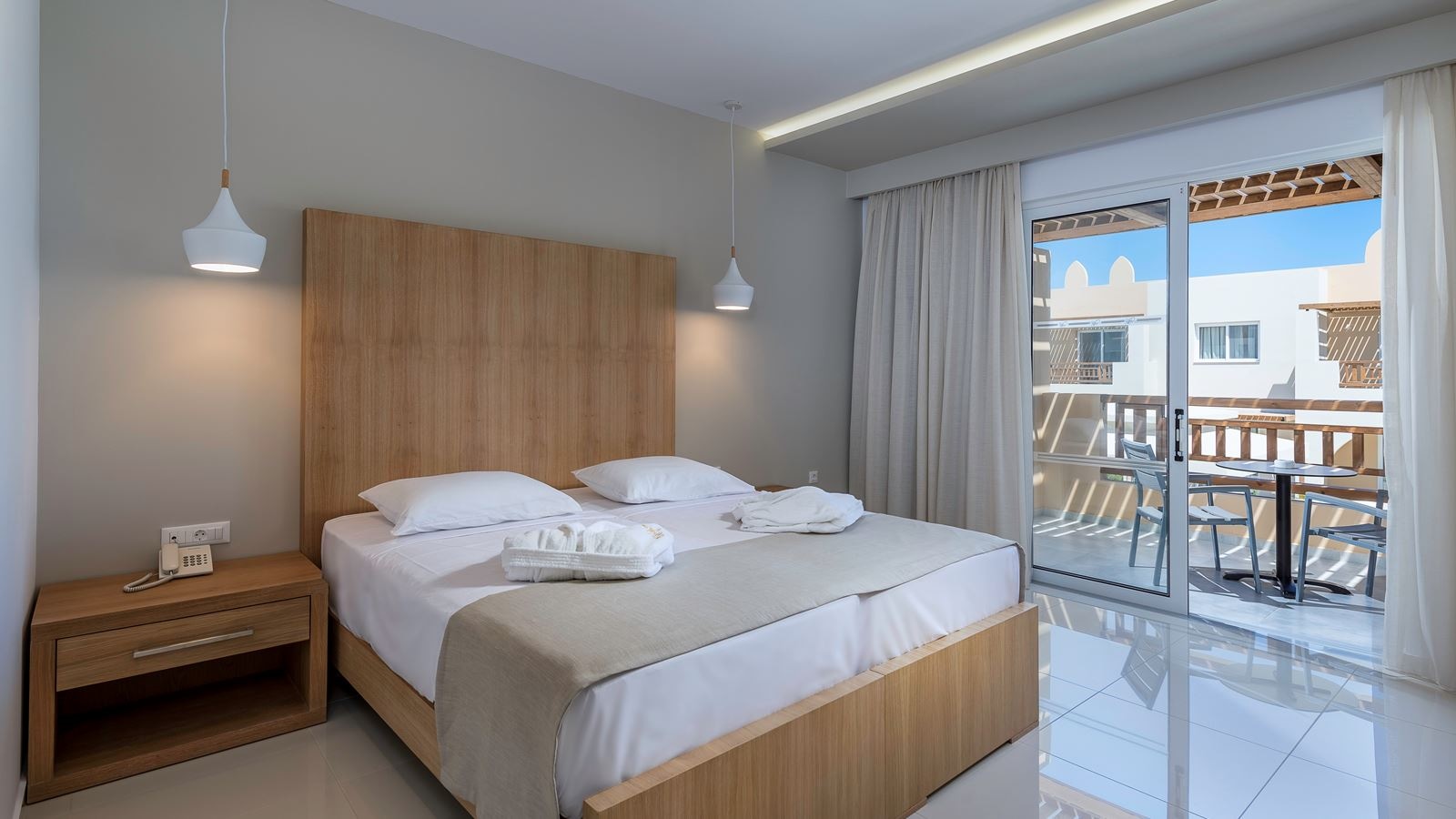 rooms-deluxe-double-room