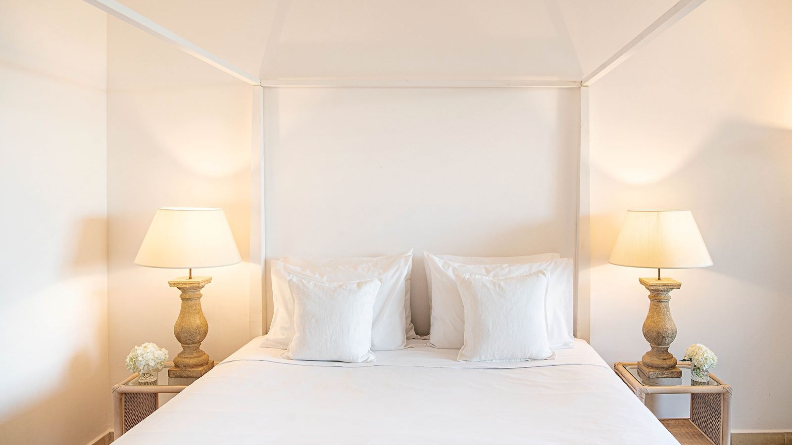 rooms-bungalow-family-pool-view