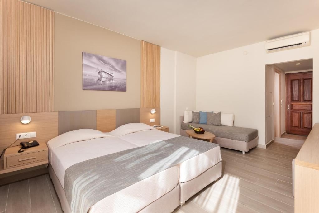 rooms-standard-room-side-sea-view-balcony-or-terrace