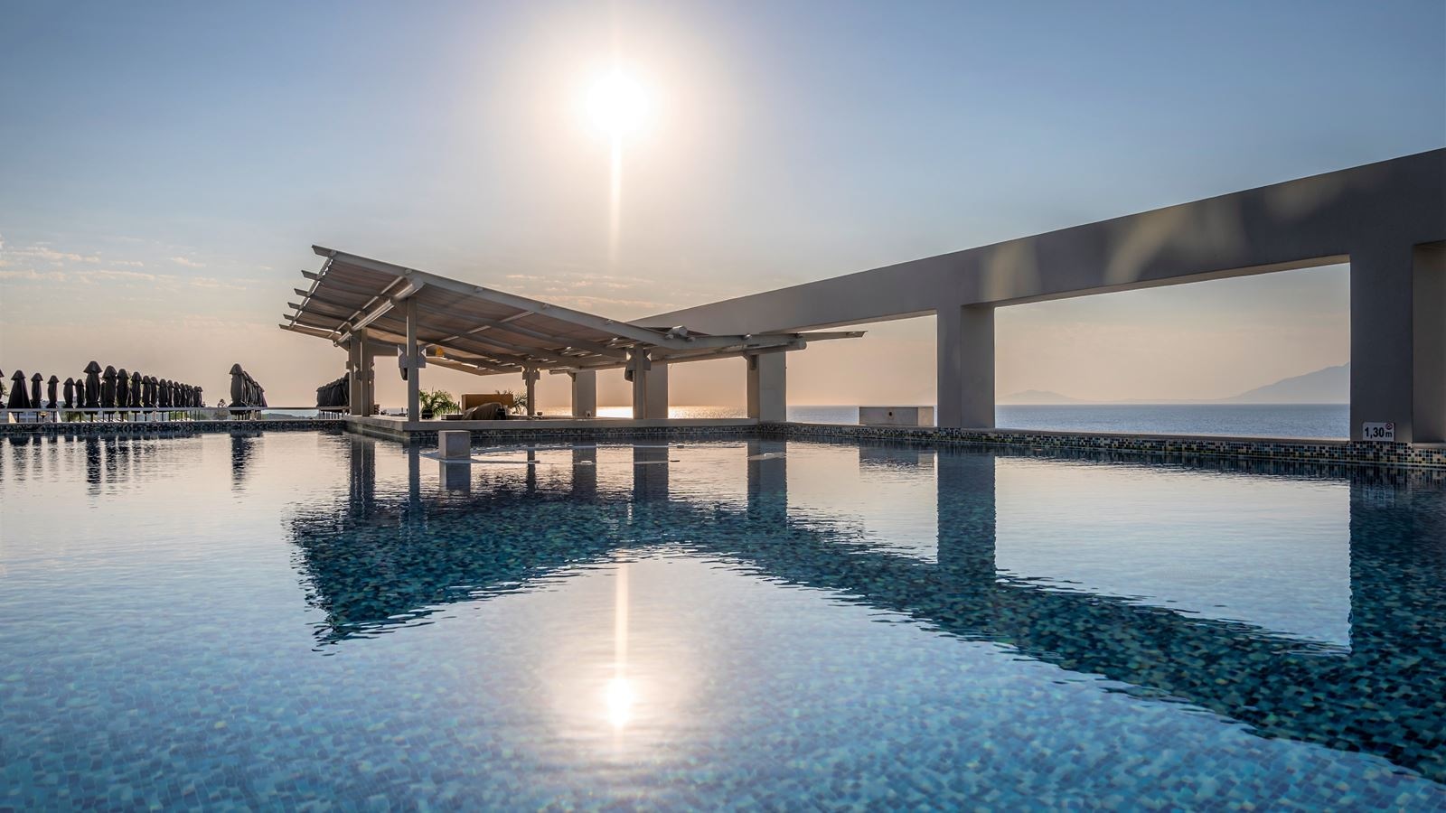 bars-infinity-pool-bar