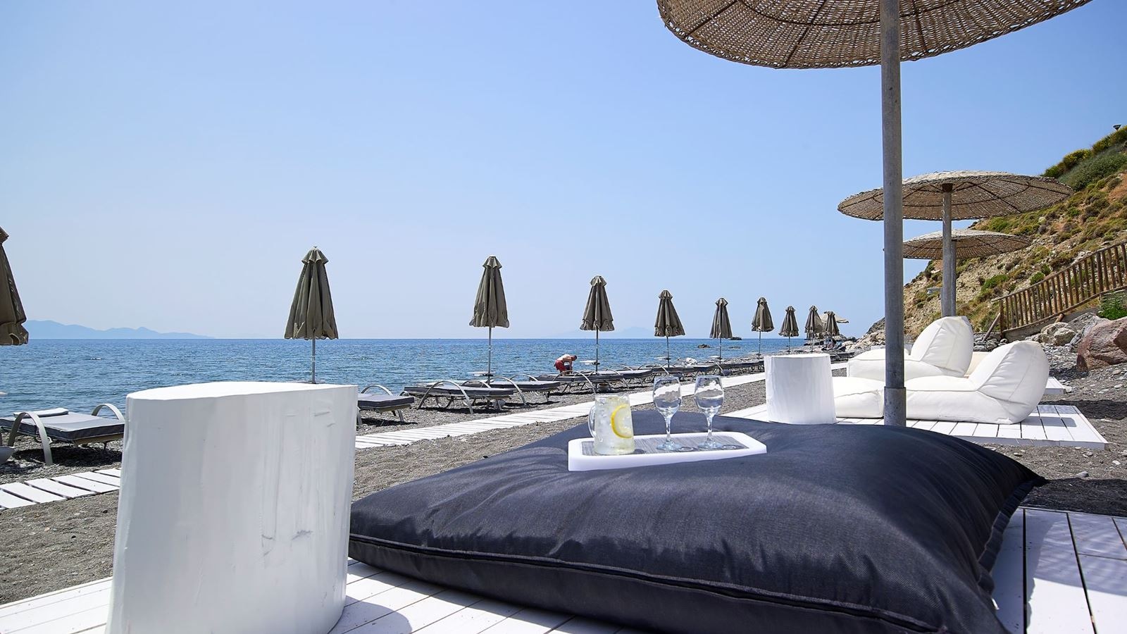 bars-kymata-beach-bar