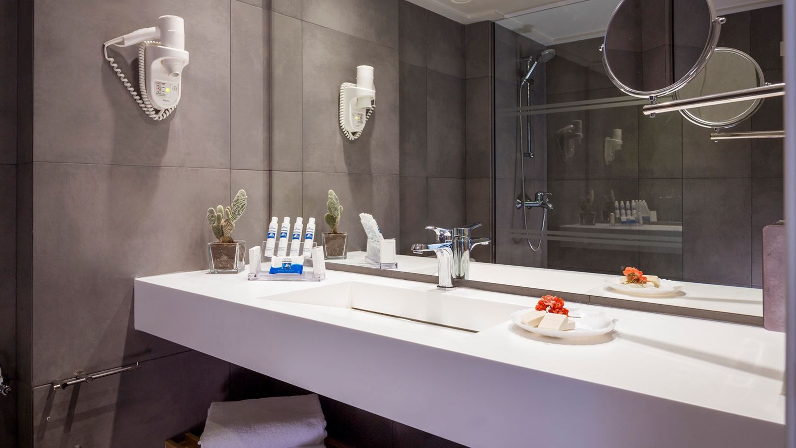 rooms-single-main-building-bay-view