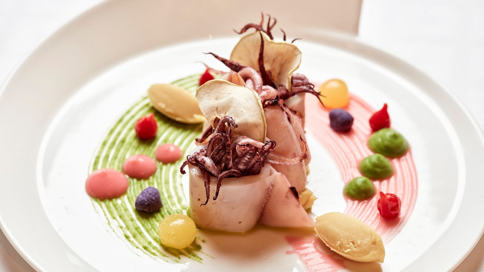 restaurants-asterias-fine-dining