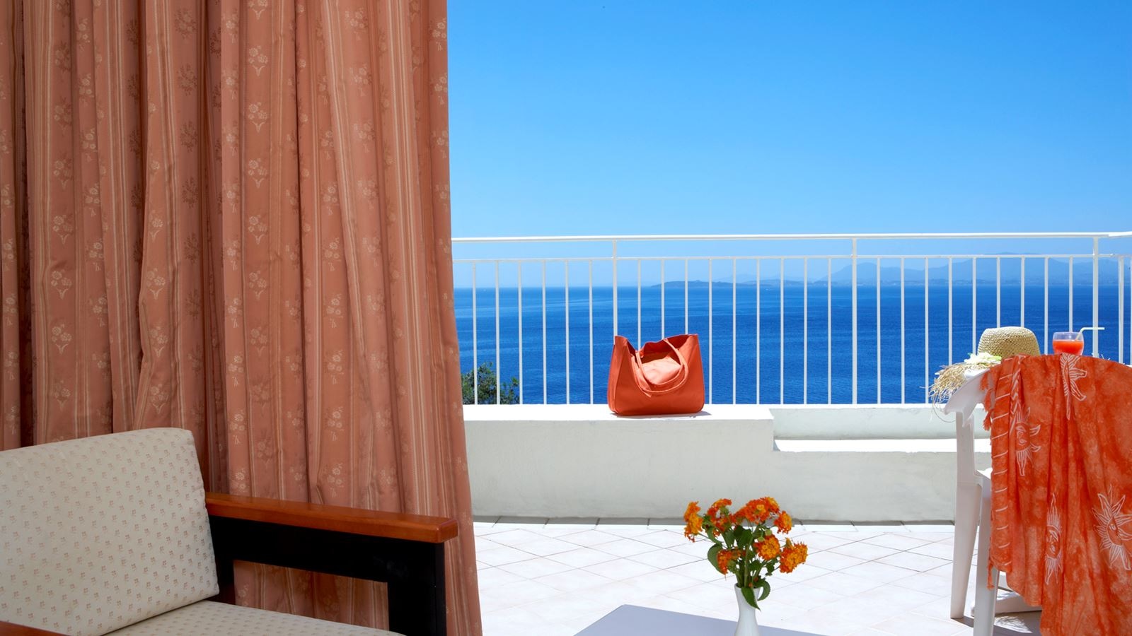 rooms-double-room-main-building--sea-view