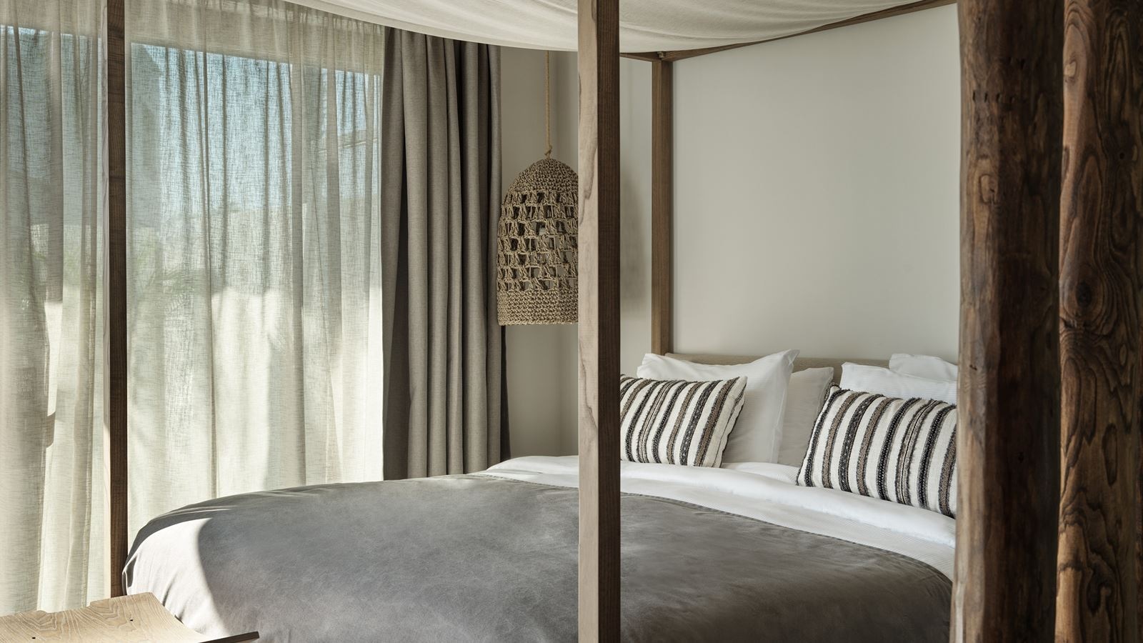 rooms-mediterraneo-family-room