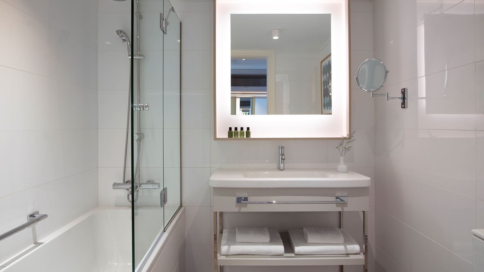 rooms-room-deluxe-double-forest-view-balcony