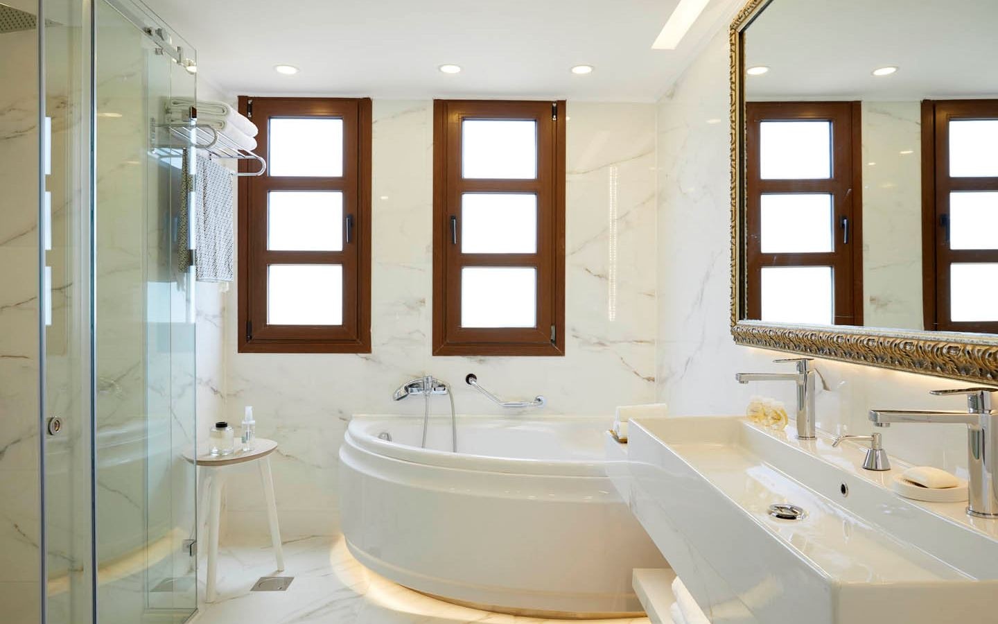 rooms-deluxe-suite-gv