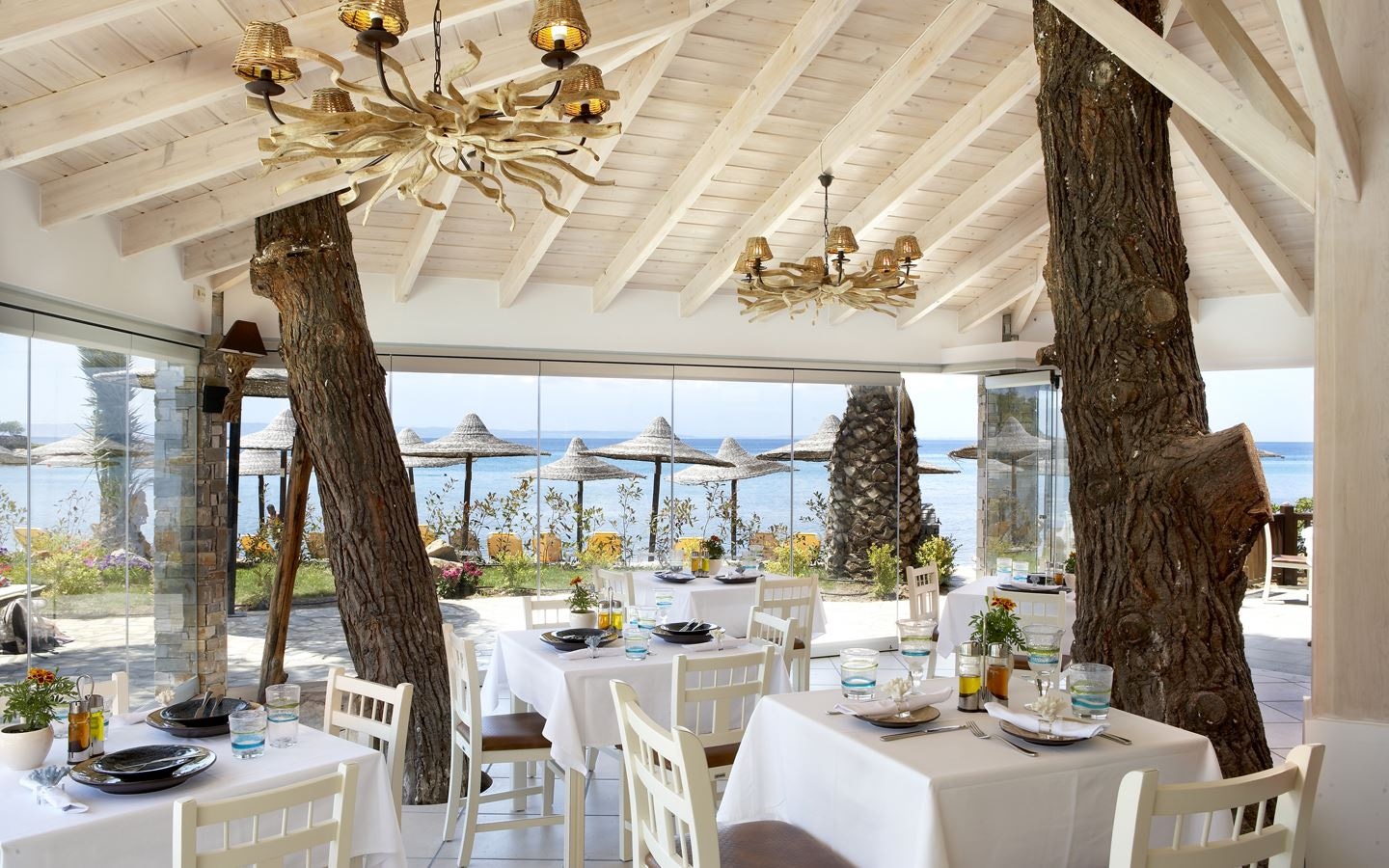 restaurants-a-la-carte-tavern-yialos