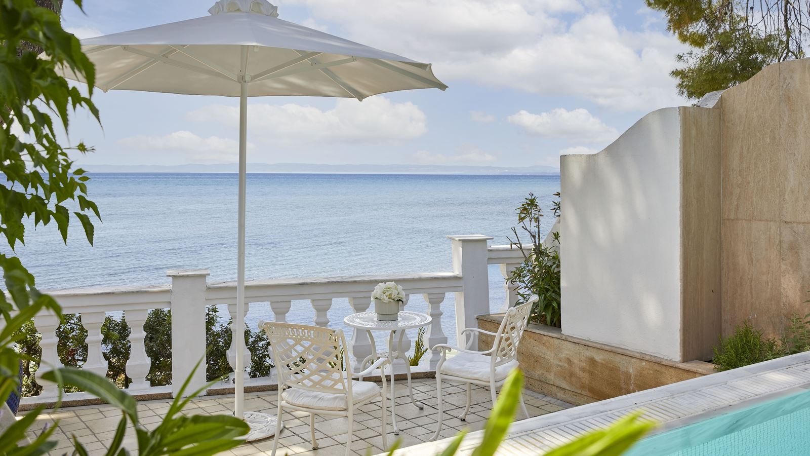 rooms-executive-pool-suite-sea-view