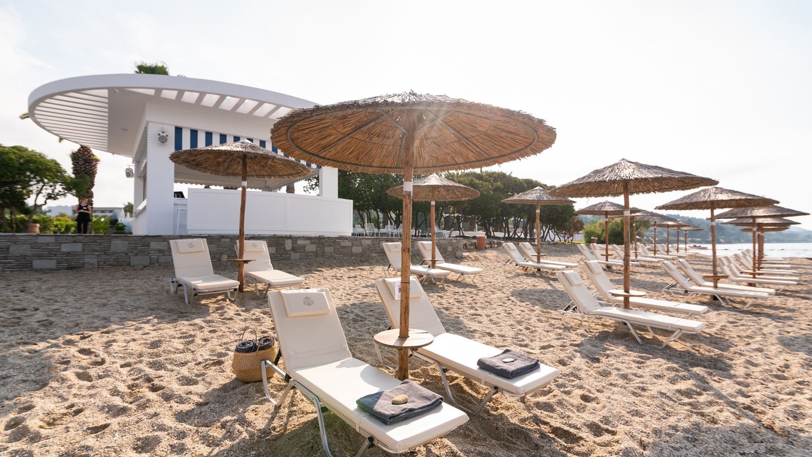 restaurants-ninemia-beach-bar