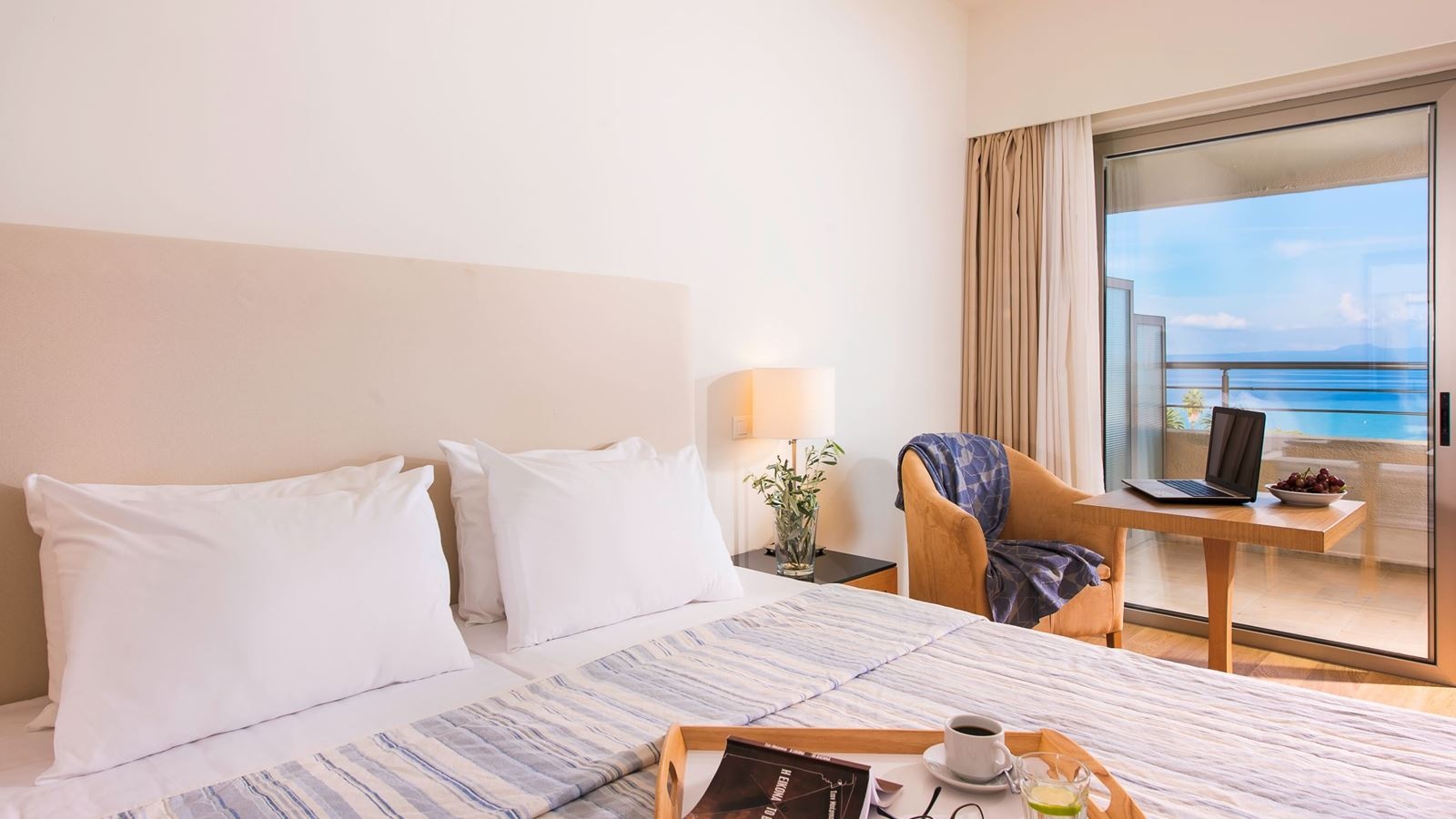 rooms-single-room-sea-view