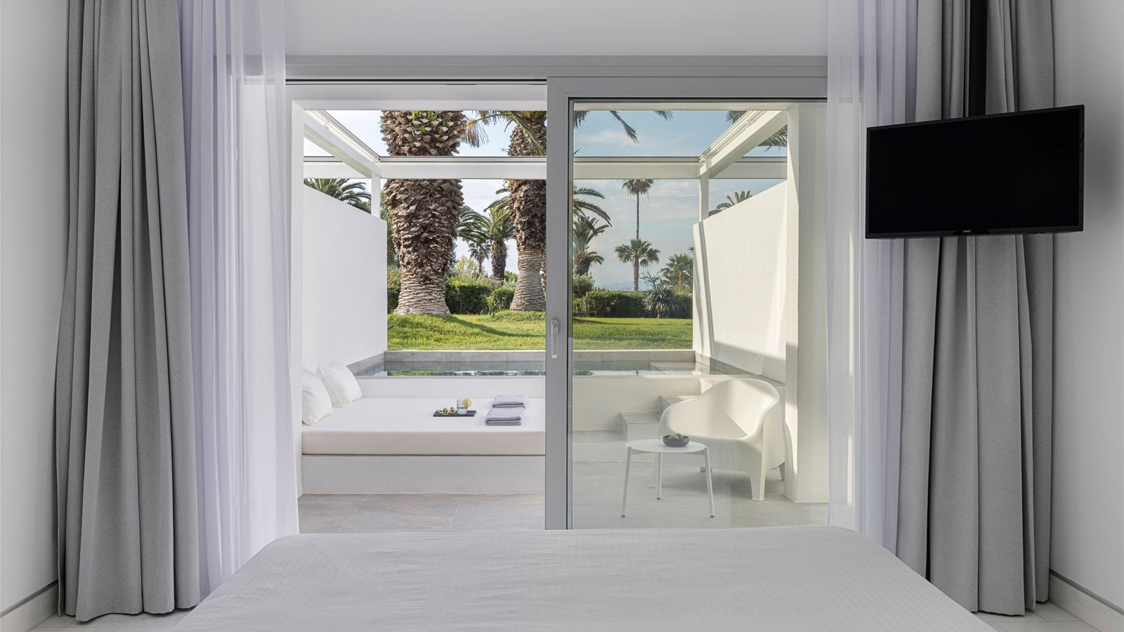 rooms-1-bedroom-suite-private-pool