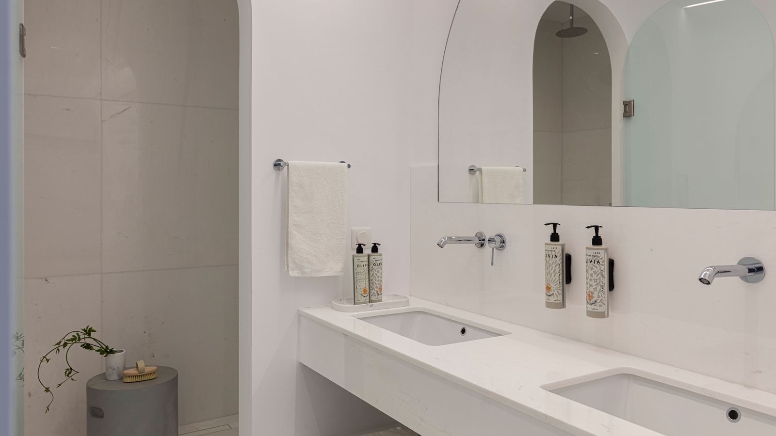 rooms-suite-2-bedrooms-gardenview-privatepool