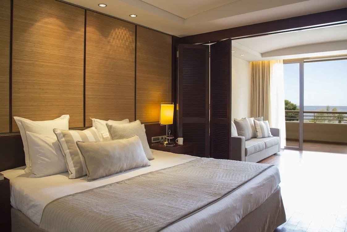 rooms-junior-suite-sea-view-or-marina-view