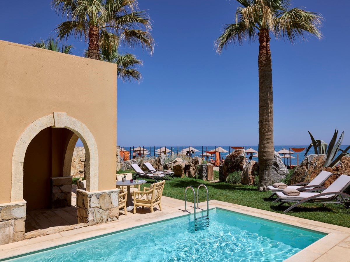 rooms-grand-villa-private-pool-mythica