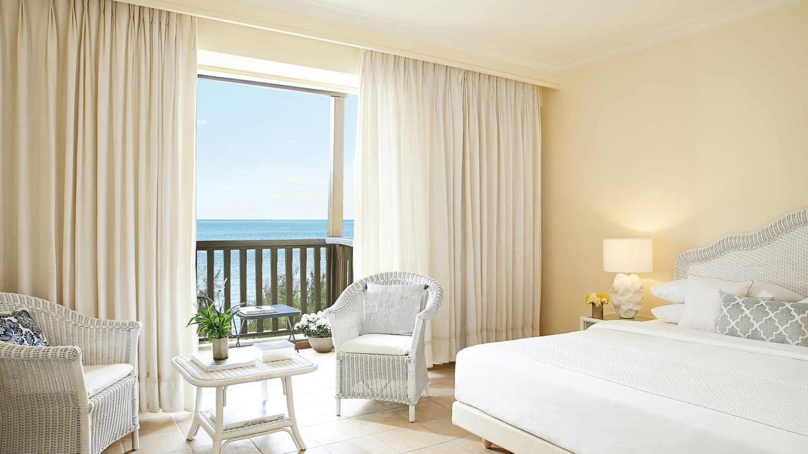 rooms-bungalow-family-garden-view