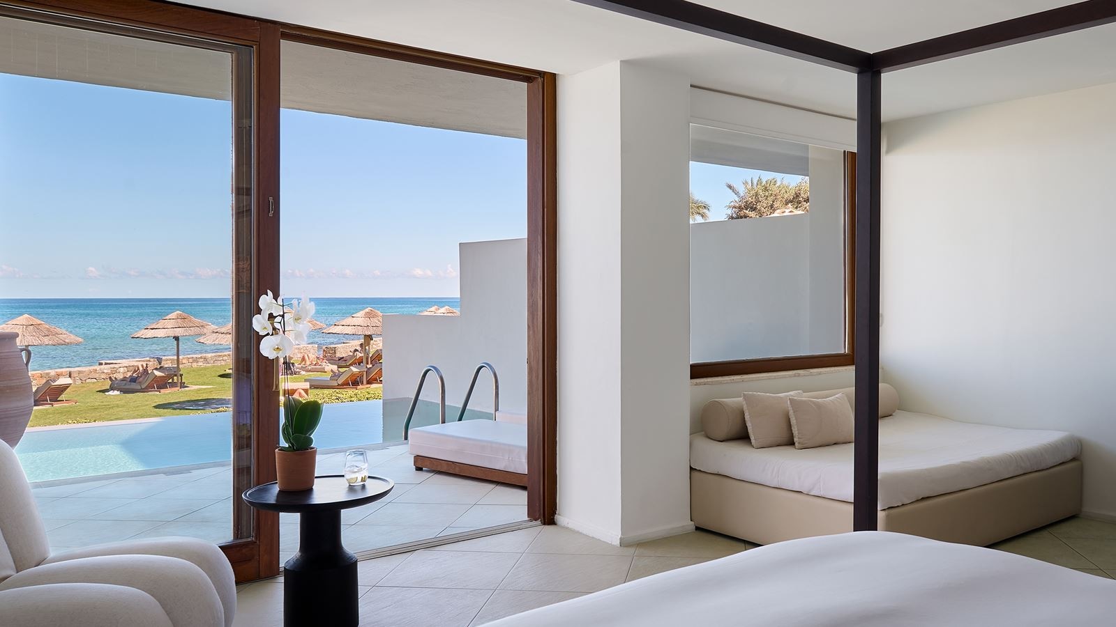 rooms-junior-bungalow-suite-waterfront-private-pool