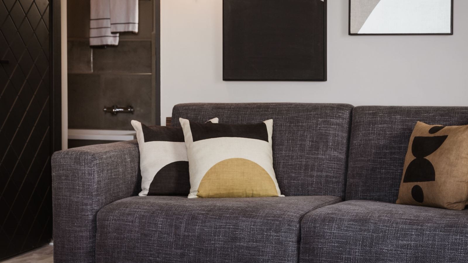 rooms-luxury-family-2-bdr-suite-sv-with-outdoor-jacuzzi