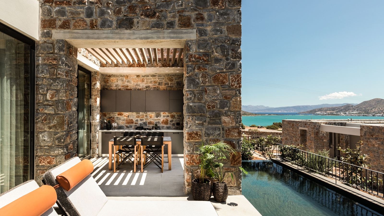 rooms-core-residence-two-bedroom-with-private-pool