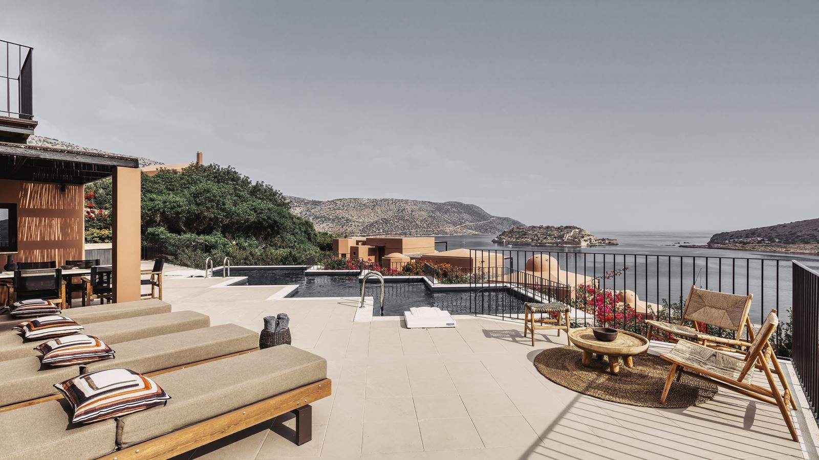 rooms-domes-luxury-villa-3-bedrooms-with-private-pool