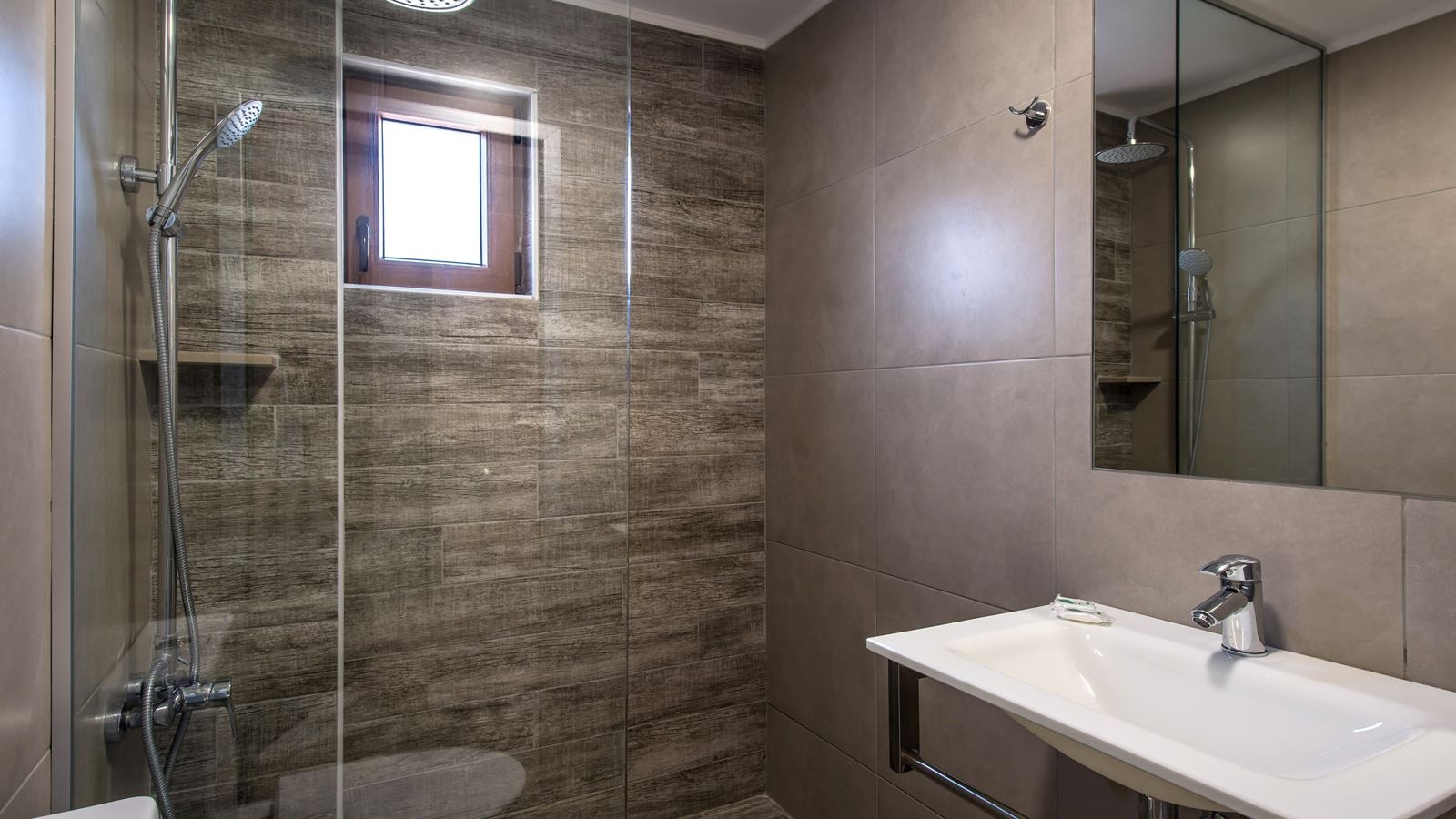 rooms-double-standard-room