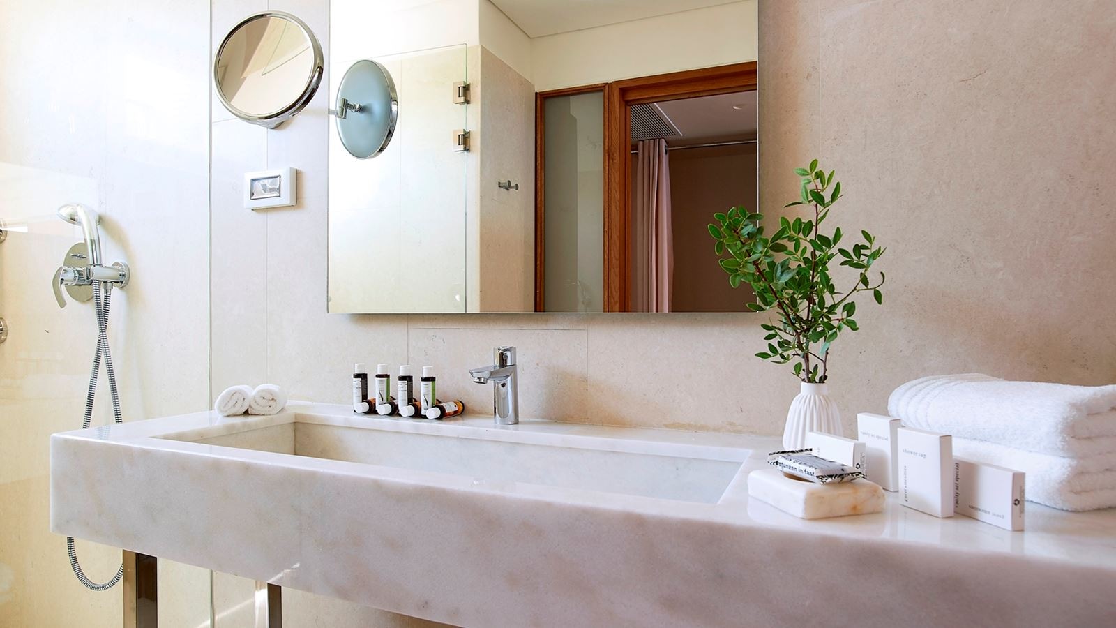 rooms-classic-suite-1bdrm-sea-view