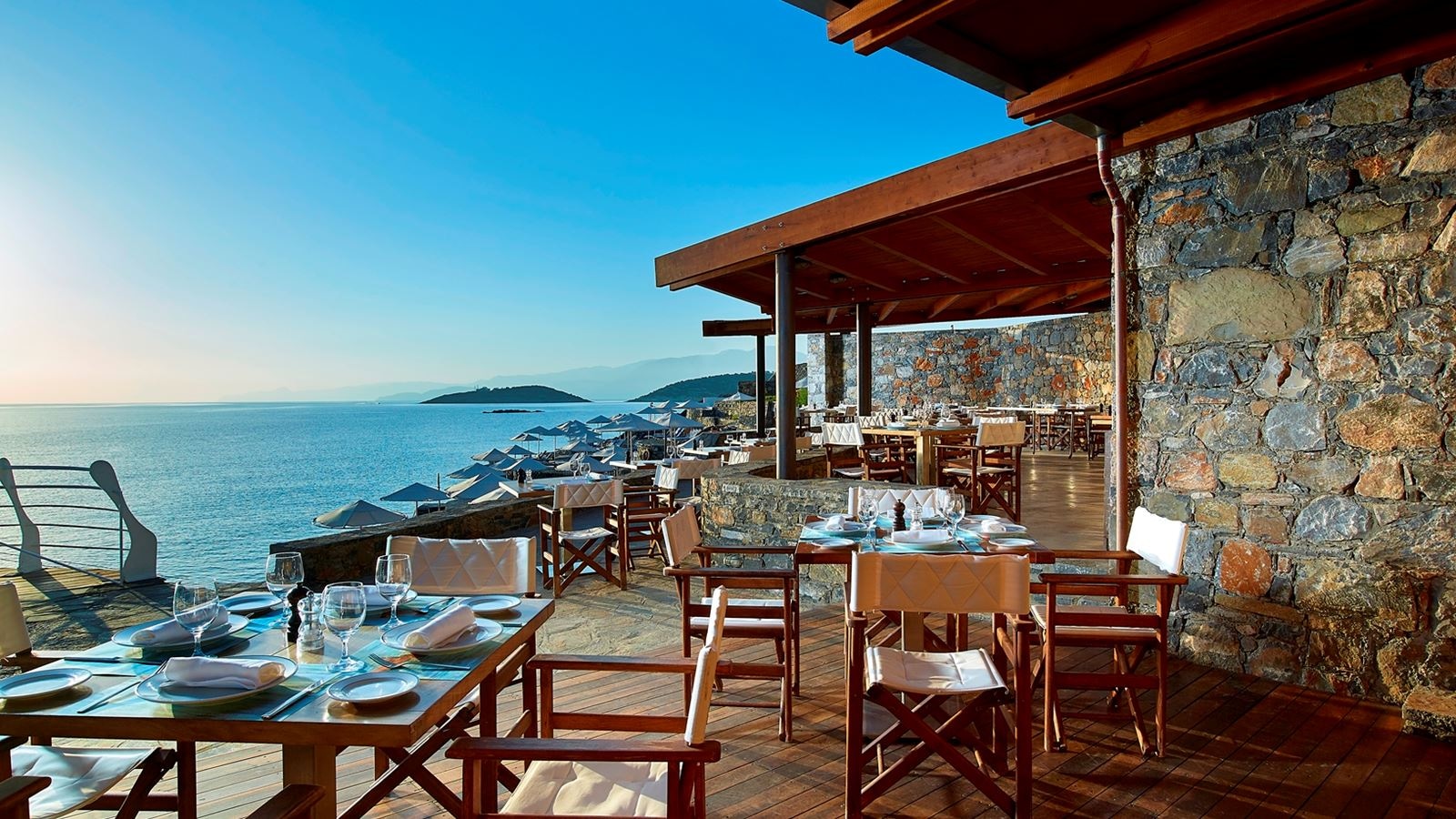 restaurants-blue-bay-beach-restaurant