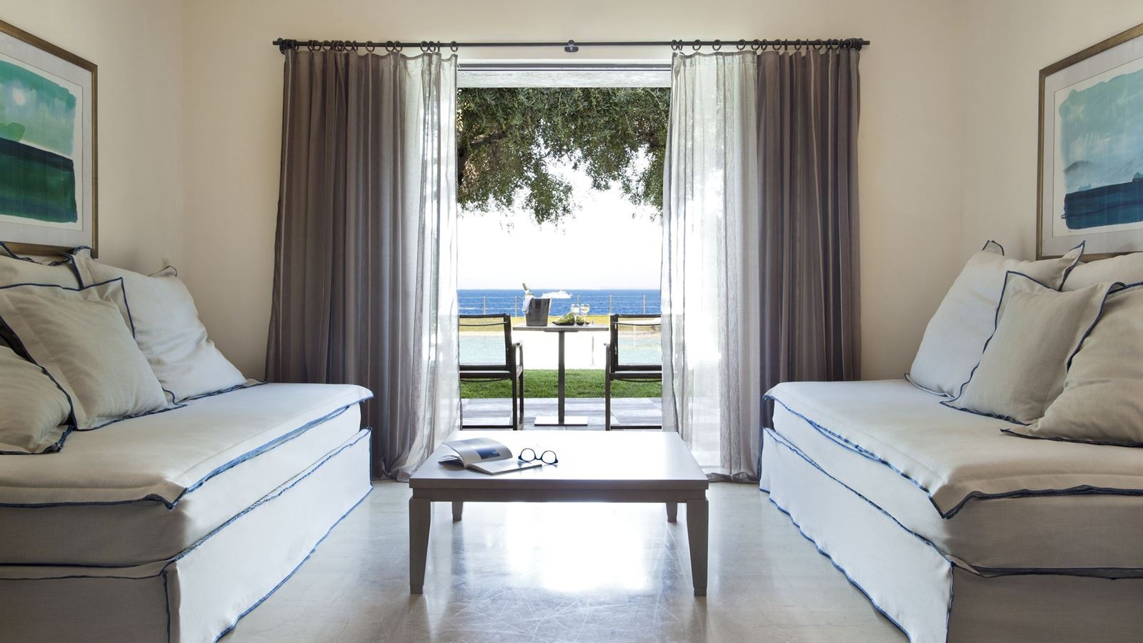 rooms-euphoria-junior-suite-private-pool